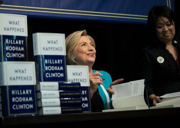 Hillary Clinton's WHAT HAPPENED Sells More Than 300,000 Copies in First Week | BookRiot.com
