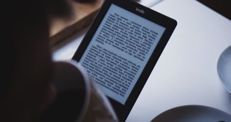13 Amazing Free Reading Apps to Take Your Books Everywhere