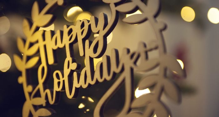 golden metal happy holidays wreath