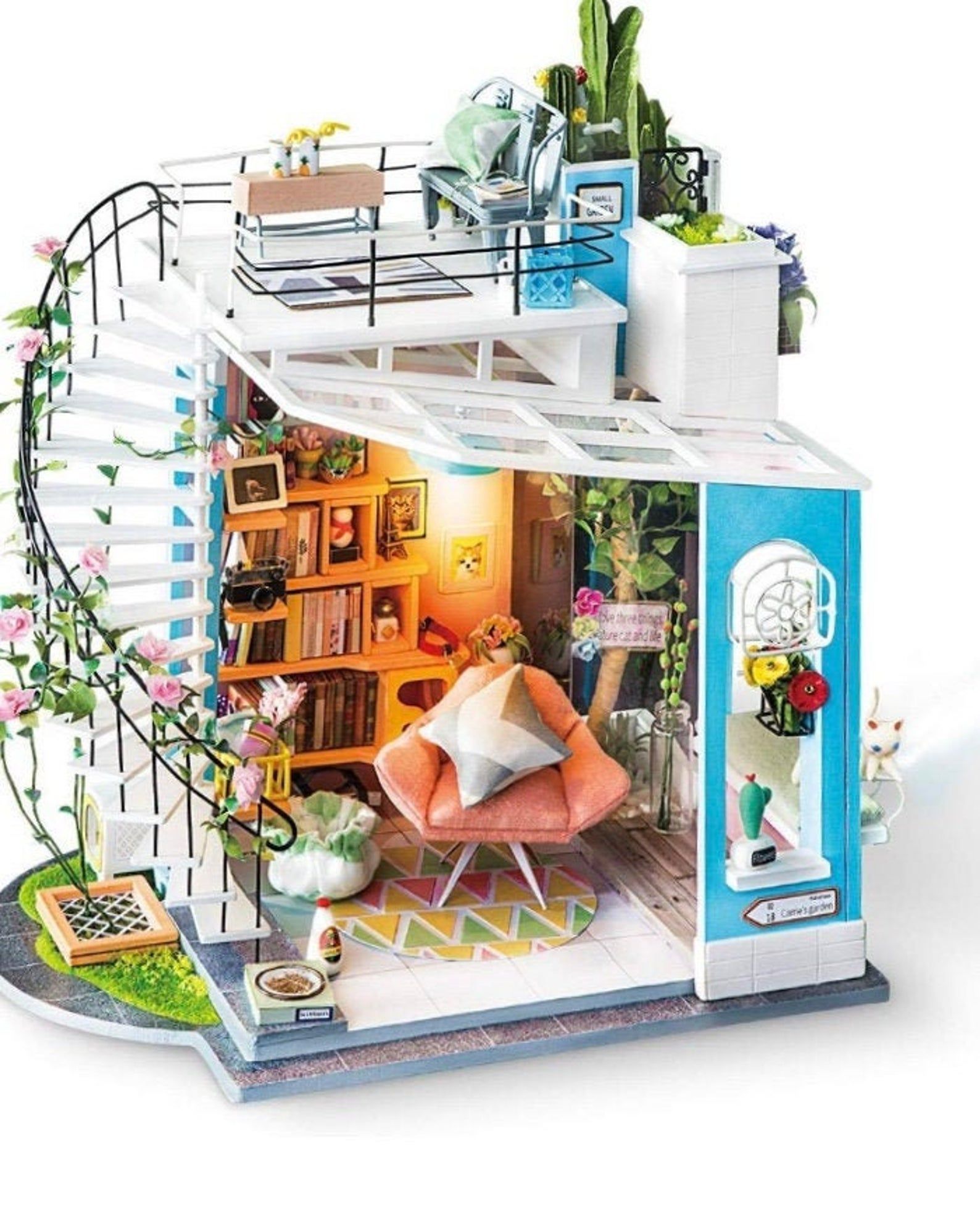 Dollhouse living room with bookshelves