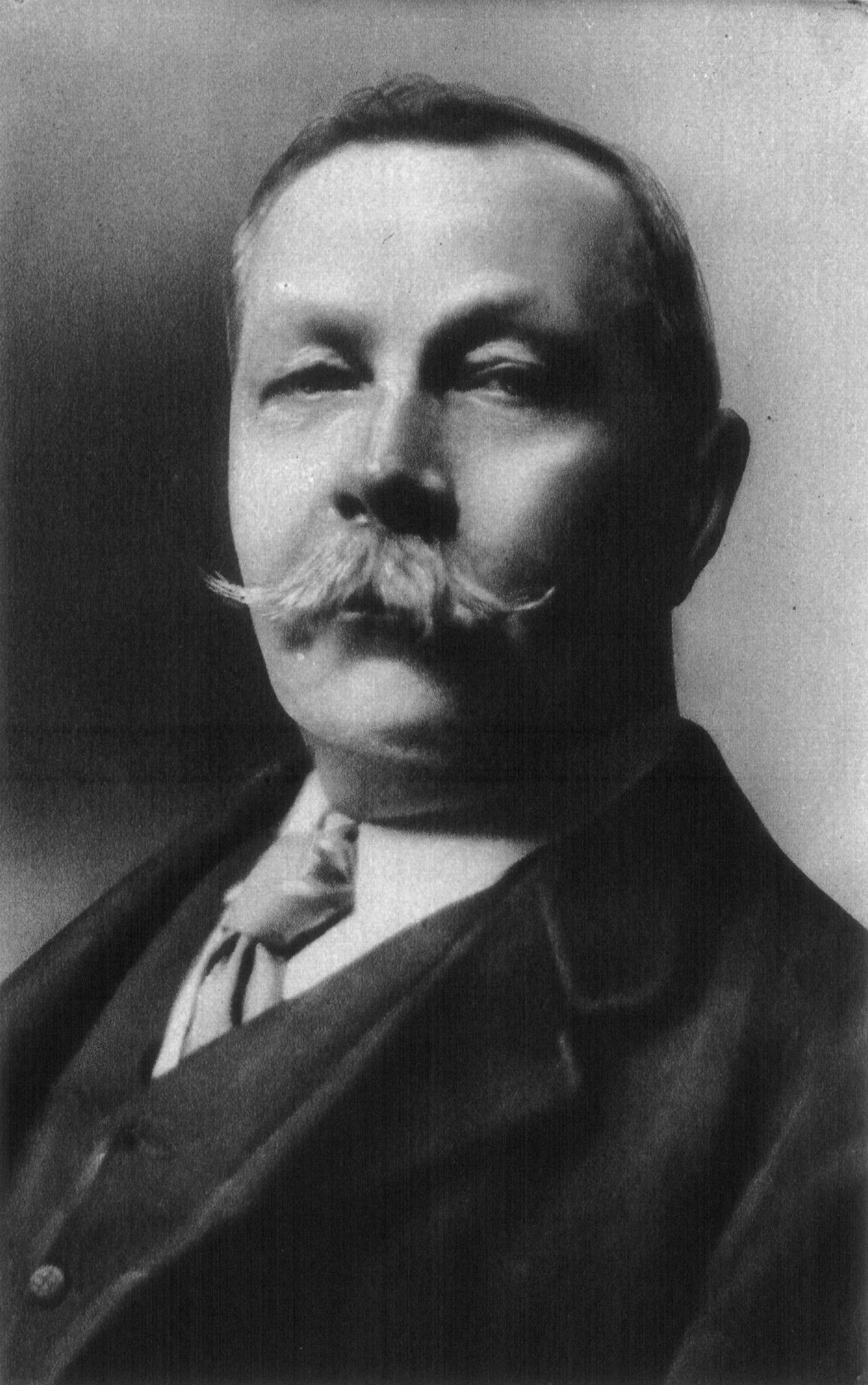 image of Arthur Conan Doyle from public domain https://en.wikipedia.org/wiki/Arthur_Conan_Doyle#/media/File:Conan_doyle.jpg