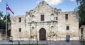 image of the Alamo mission in San Antonio, TX| https://commons.wikimedia.org/wiki/File:Alamo_(1_of_1).jpg | Renelibrary, CC BY-SA 4.0 , via Wikimedia Commons