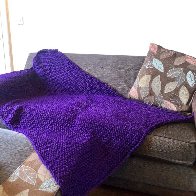 Chunky knitted vegan throw blanket 