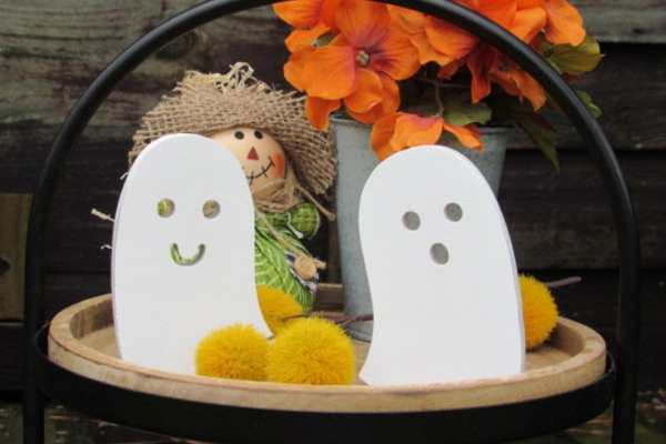 Smiling Ghost Figures 