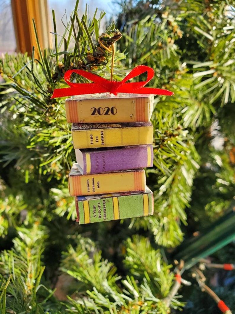 Personalized 3D book stack ornament
