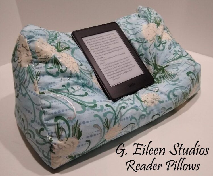 Ebook and tablet pillow